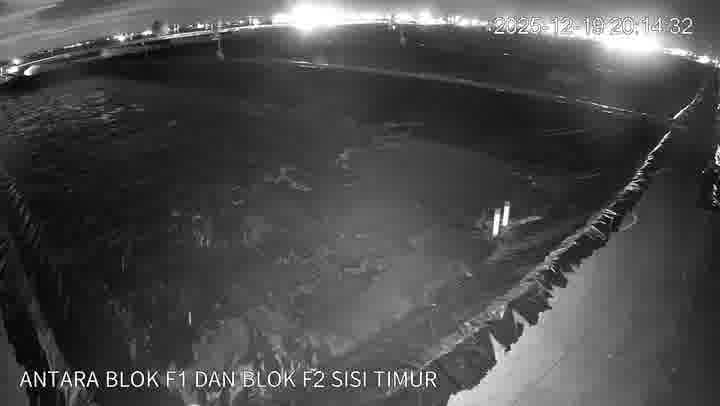 Antara Blok F1 dan F2 Sisi Timur